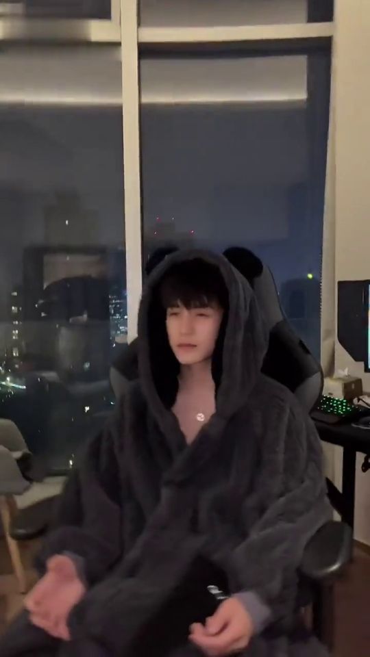 救命这个晚安吻余庆伟怎么这么帅之前还疑惑为什么这么多女孩子被他