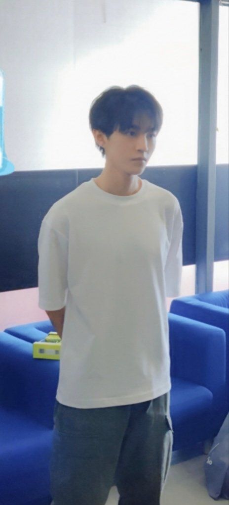 我怀疑王俊凯举铁了胸肌帖帖08