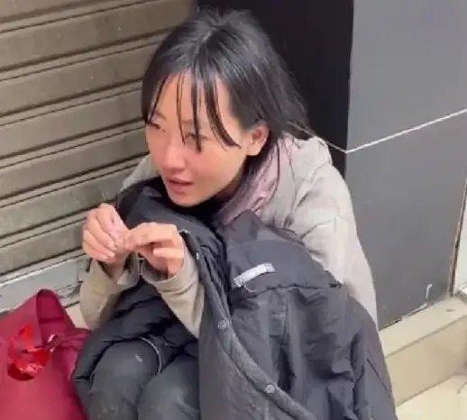 一名妙龄女子流浪广州街头,她自称是福建人,不愿意投靠家人… 