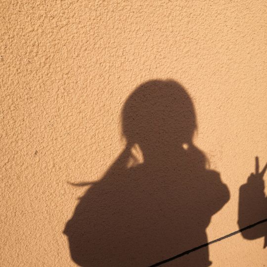 感觉像动漫人物的影子有大佬简单勾个线吗