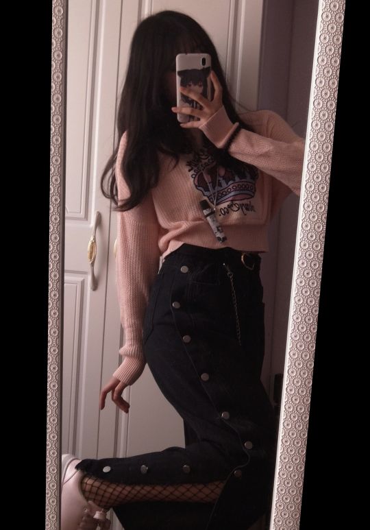 想问一问柚子们怎么样对镜拍全身照才不会显得自己又矮又那么奇怪呢