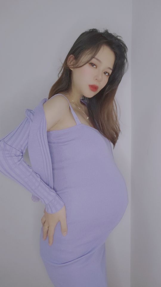 也不知道这肚型是个男孩还是女孩医生总说长得很漂亮胎心监护很漂亮