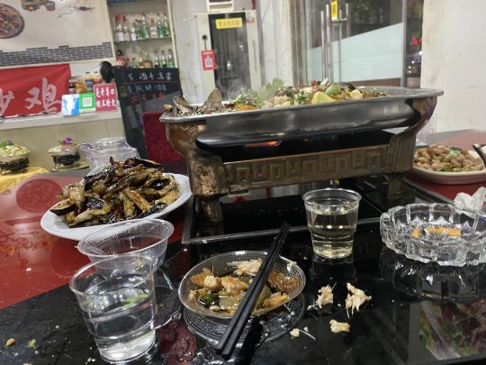 一個人去飯店喝酒丟人嘛