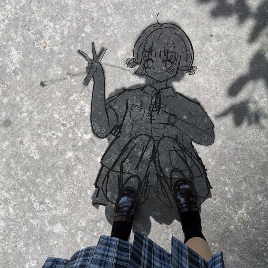 这个影子也太可爱了吧求大佬帮忙画一个二次元那种
