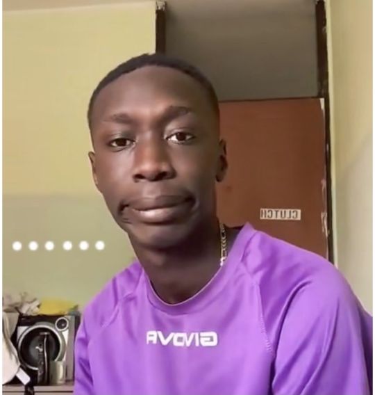 友友们我真的无语死了这个人学外网的无语哥连手势都学整个人无语住了