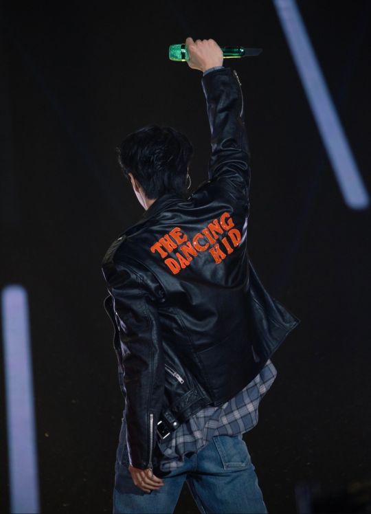 王一博合集太平洋宽肩背影