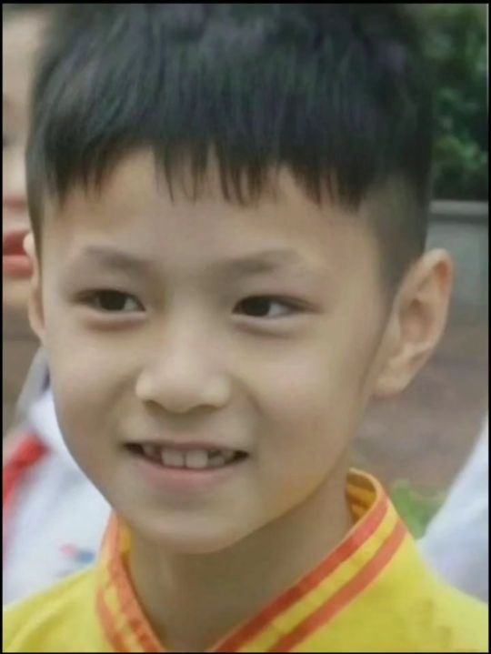 刘耀文小时候的照片图片