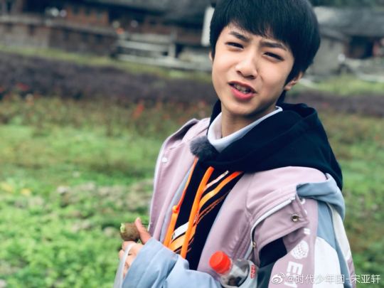 想要刘耀文最丑的照片我先来