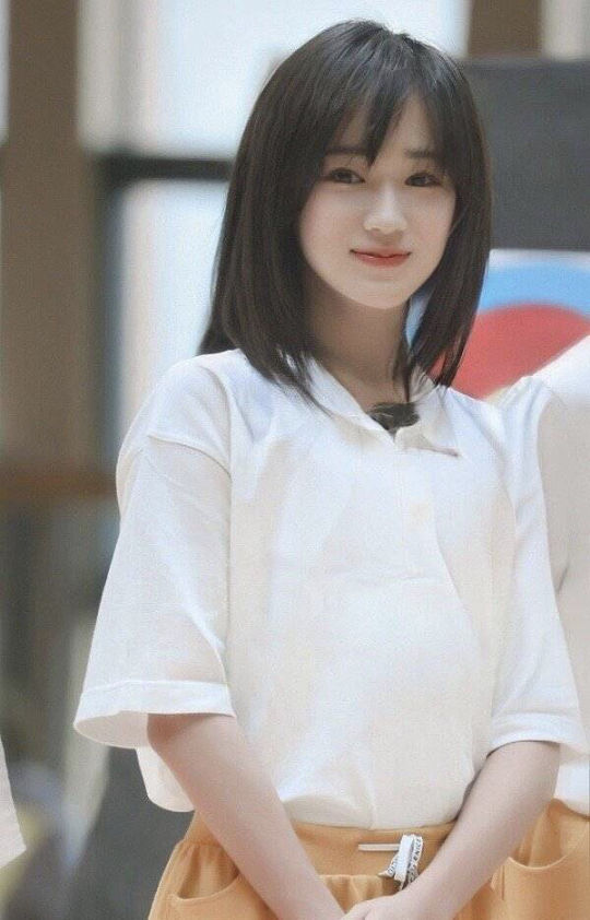 之前给我同桌看这个视频她的反应我天这真的是个男生吗我的天呐我真的