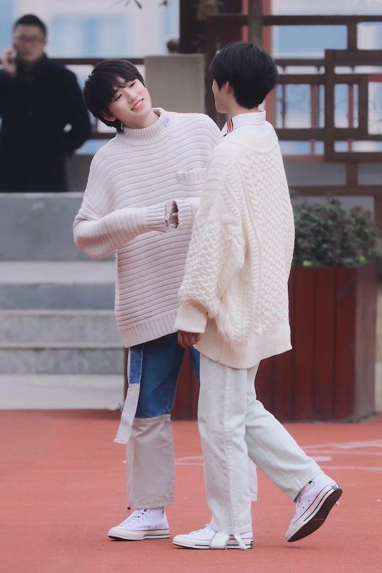 姐妹们求文轩暧昧感十足的照片